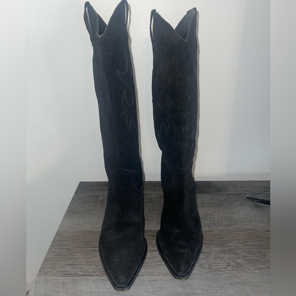 Black western boots